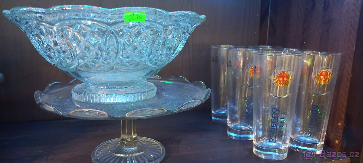 Sklo a porcelán