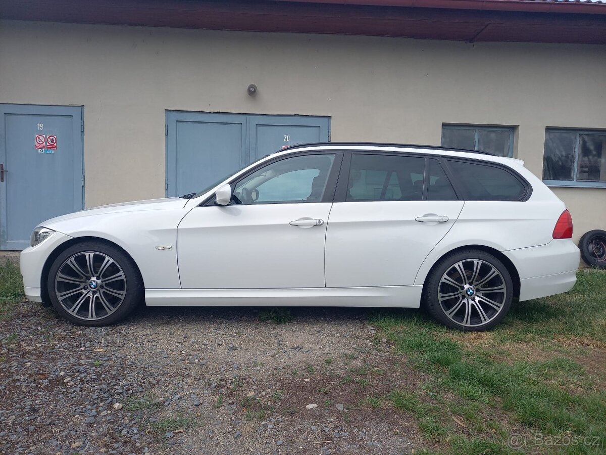 Prodám BMW 318i, r.v. 12/2011