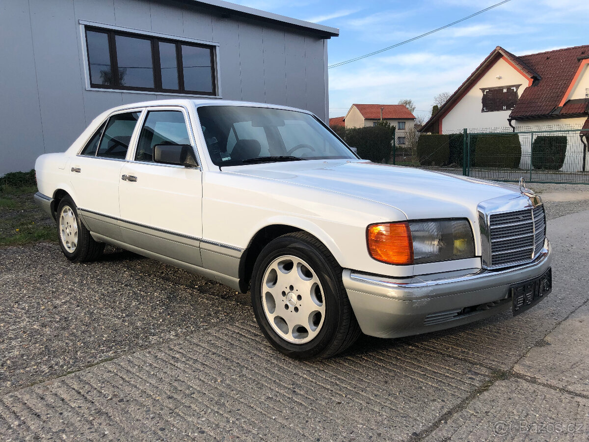 Mercedes Benz W126 260SE