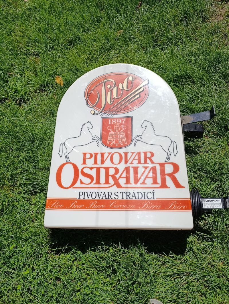 Světelná reklamní tabule Ostravar