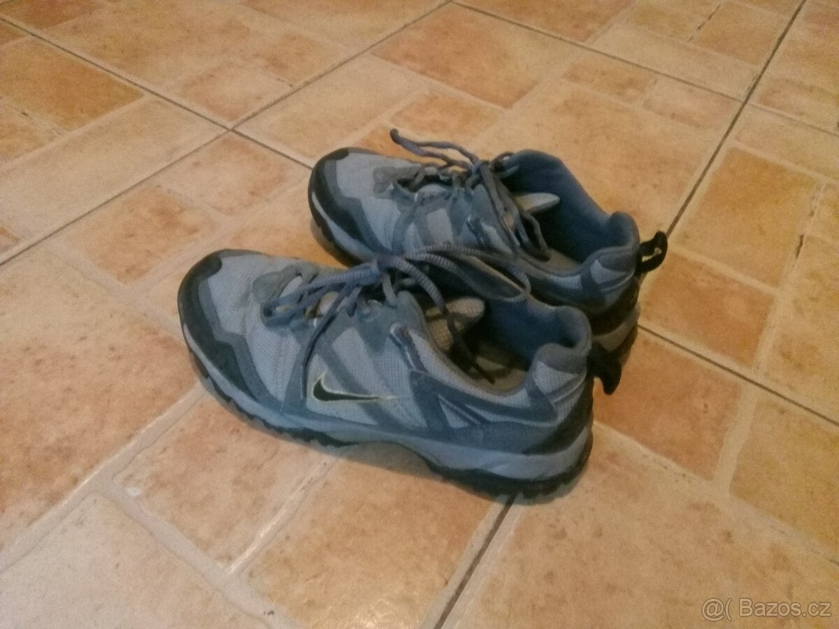 Sportovní obuv zn. Nike, vel. 40