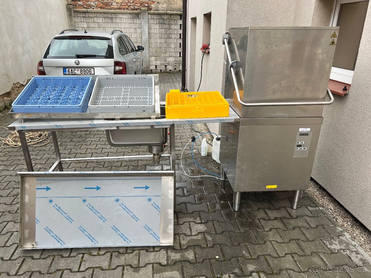 Gastro myčka Zanussi s příslušenstvím