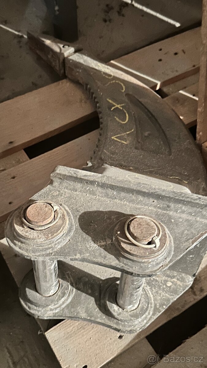 Rozrývací trn na bagr JCB 1CX