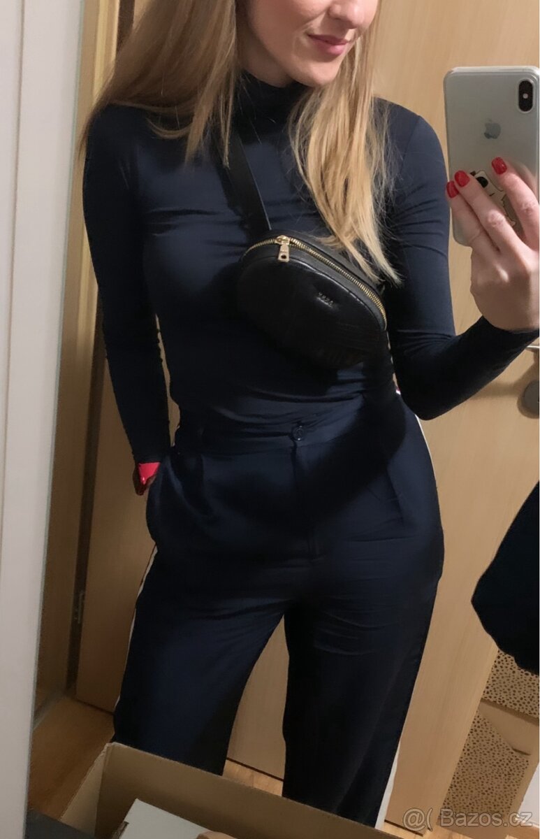 Dámská kožená ledvinka DKNY