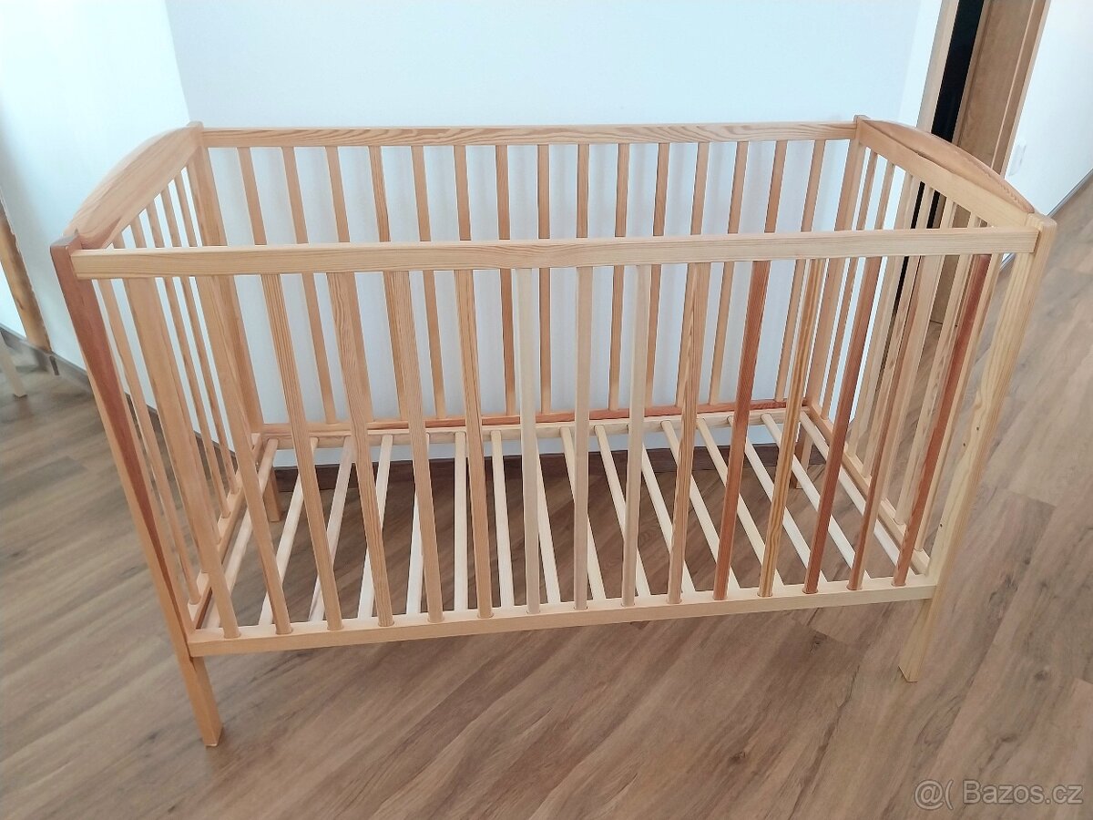 Dětská postýlka borovice masiv