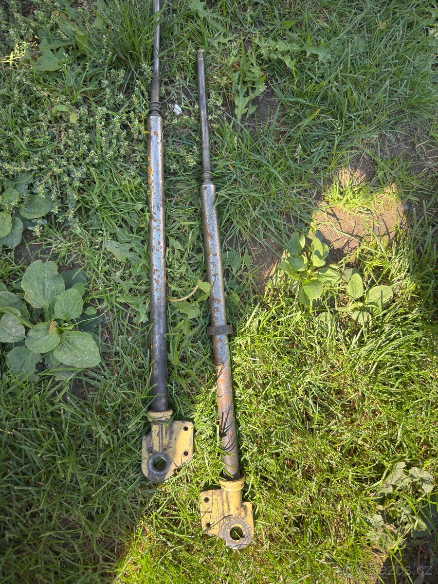 Babetta 210 spodní kluzáky vidlic levý pravý