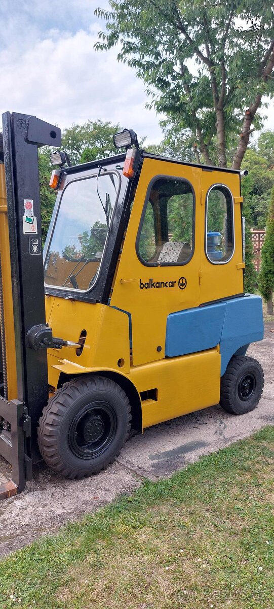 Prodám použitý naftový vysokozdvižný vozík