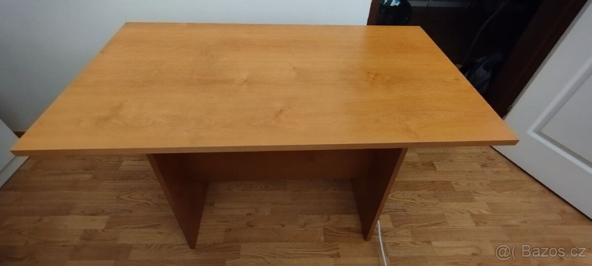 Počítačový stůl