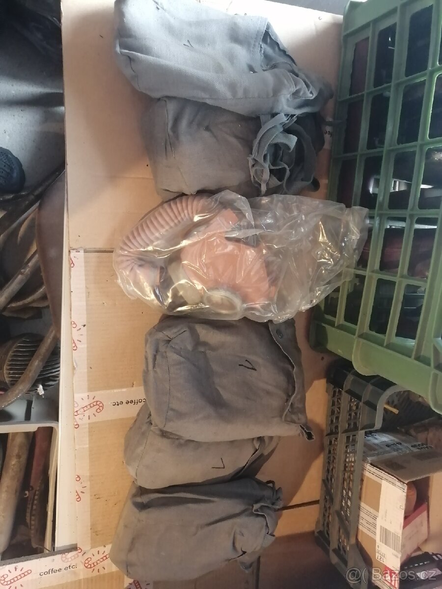 Ochranná plynová maska DM-1, 5kusů
