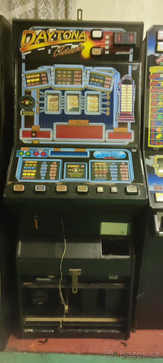 Daytona classic 750 výherní automat