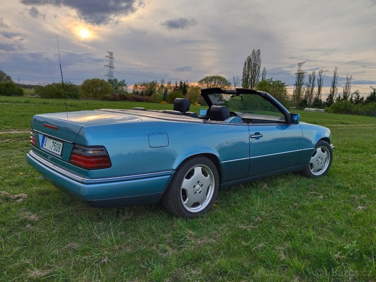 Mercedes Benz w124 kabriolet E 300 W124,320  REZERVACE