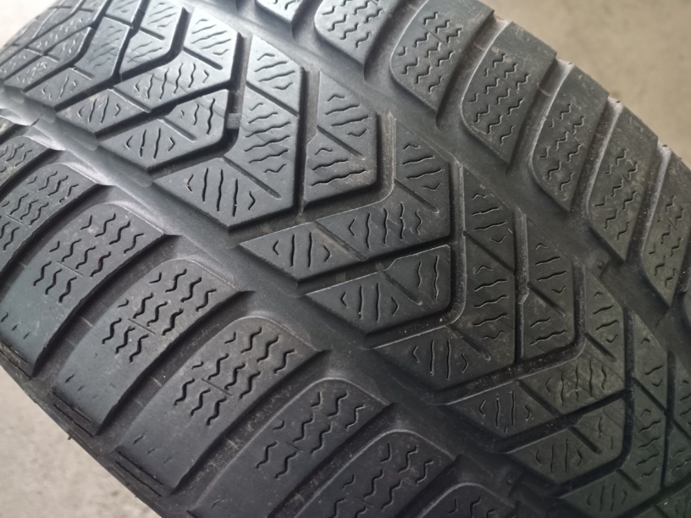 245/40 R18 PIRELLI (2721)