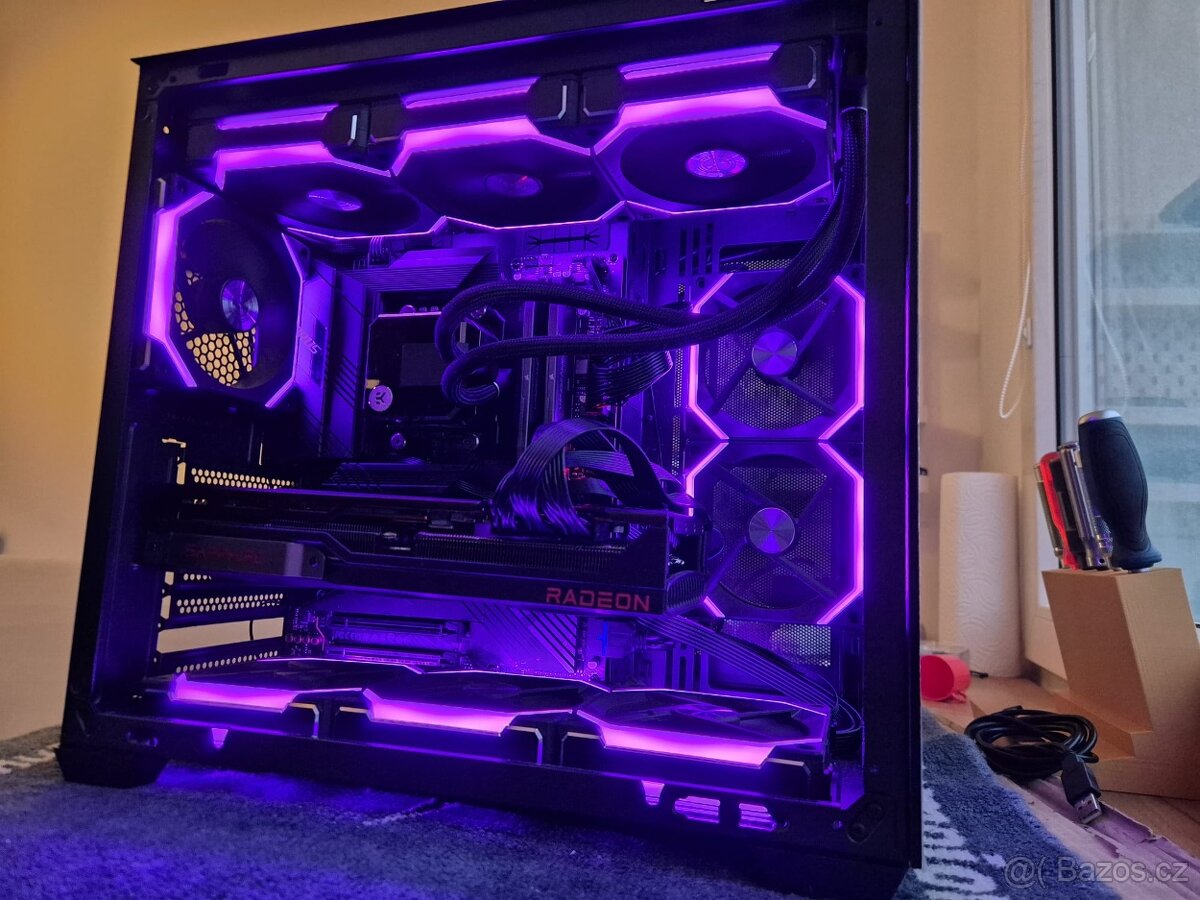 Herní kapesní dělo radeon 7900xtx / 9600x