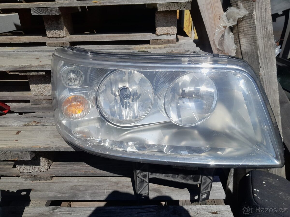 světlo vw transporter t5 pravé