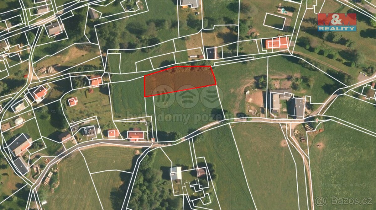 Prodej pozemku k bydlení v Českých Petrovicích 1704m2.