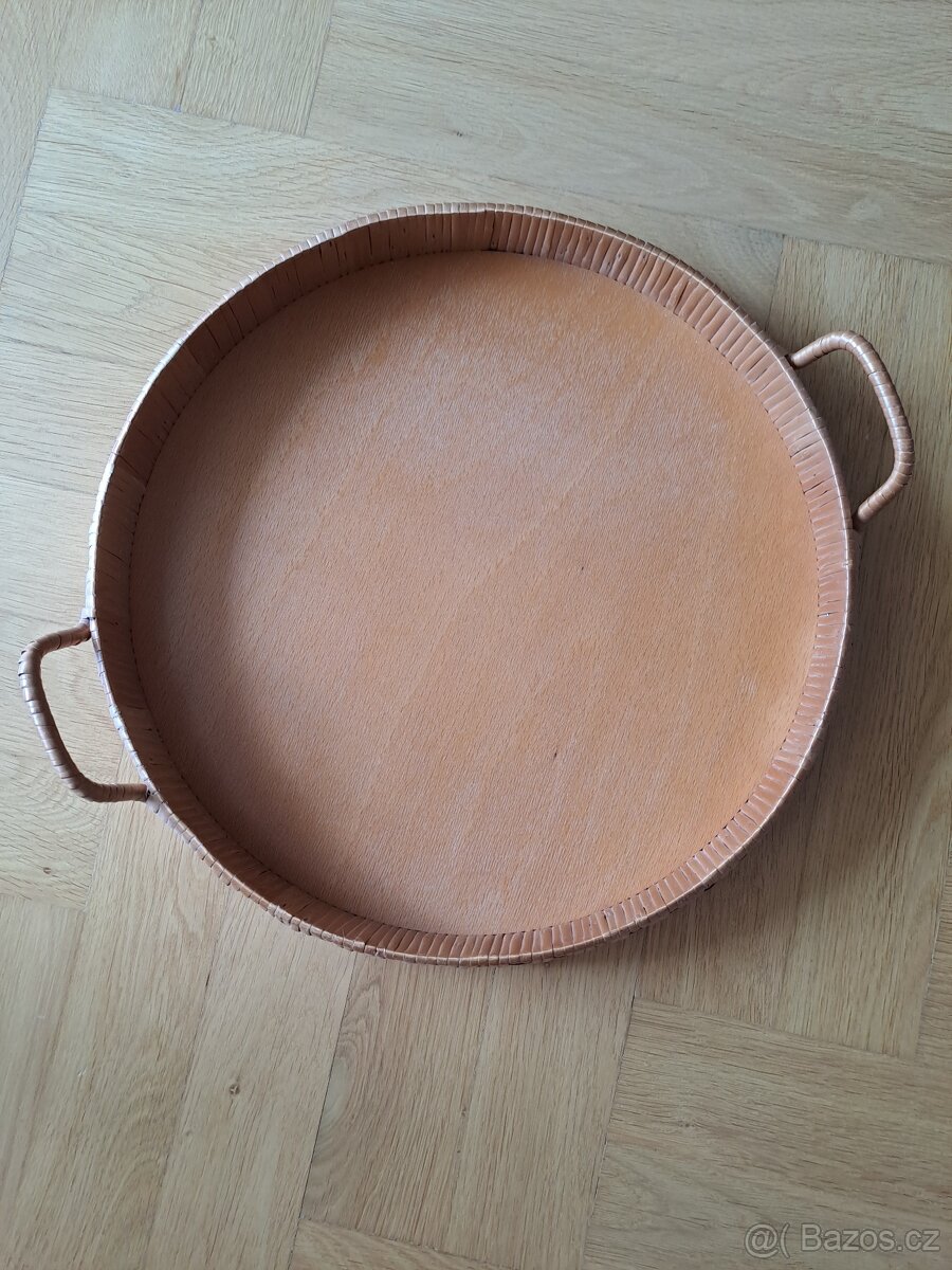 Podnos