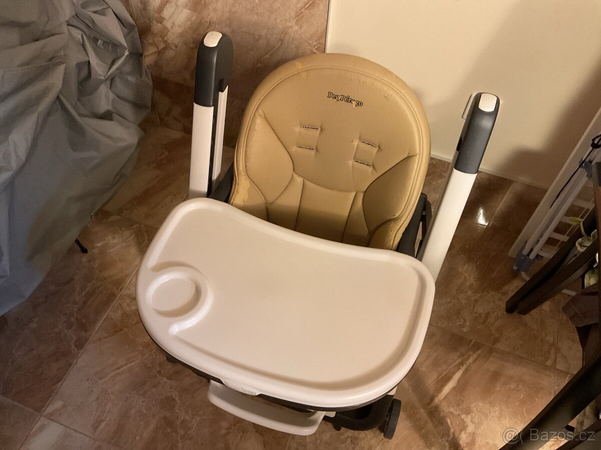 Dětská stolička na krmení