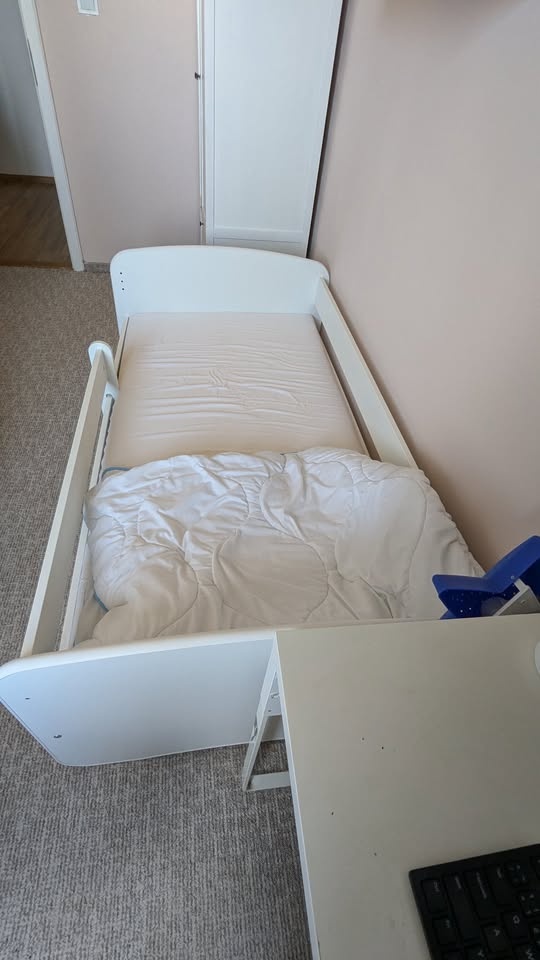 Dětská postel BABYDREAMS