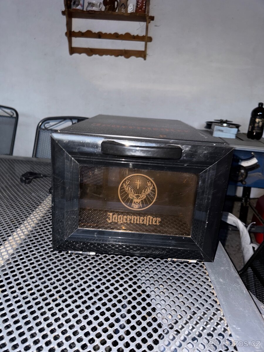 JÄGER MRAZÁK NA SKLO