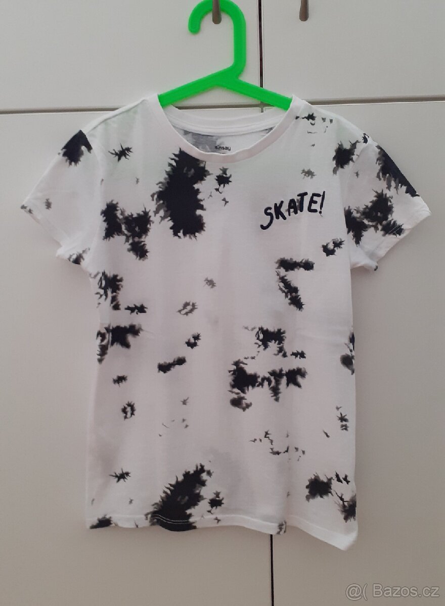 Bílé tričko s potiskem Skate