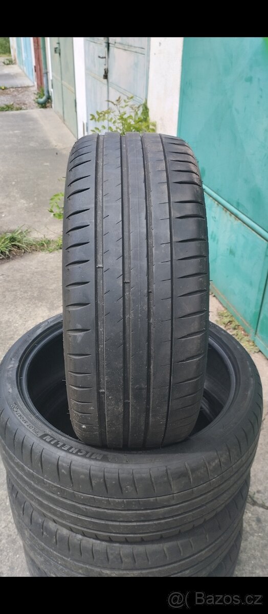 205/40/18 Michelin