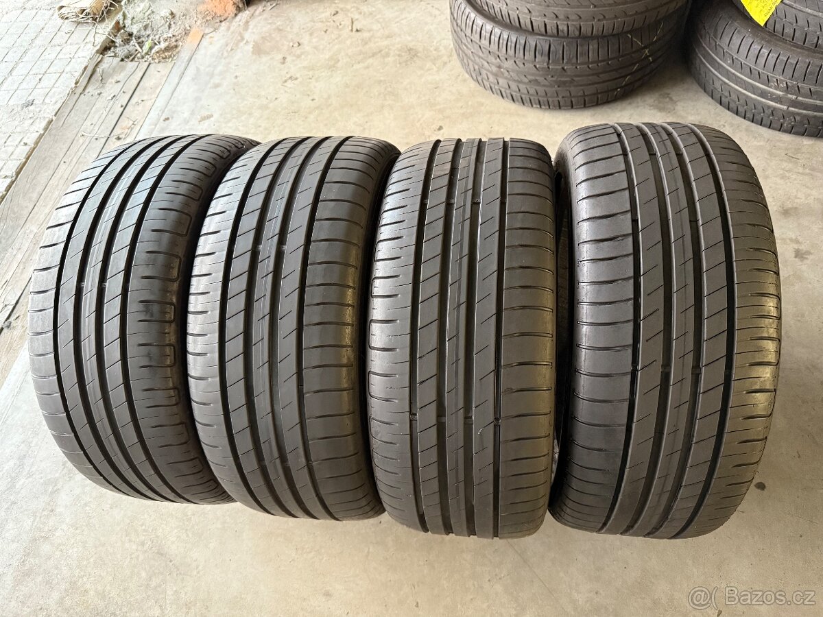 prodám letní pneumatiky 225/45/17 Goodyear  celá sada