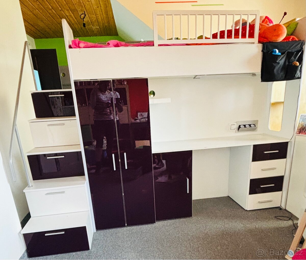 Dětské studio postel, stůl, skříň,úložný prostor