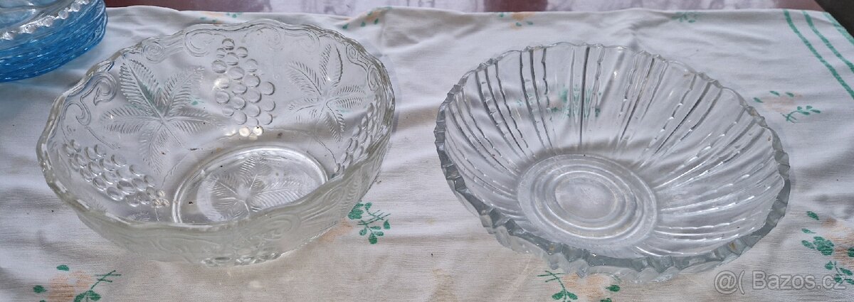 Misky , tácy , talíře - sklo/porcelán