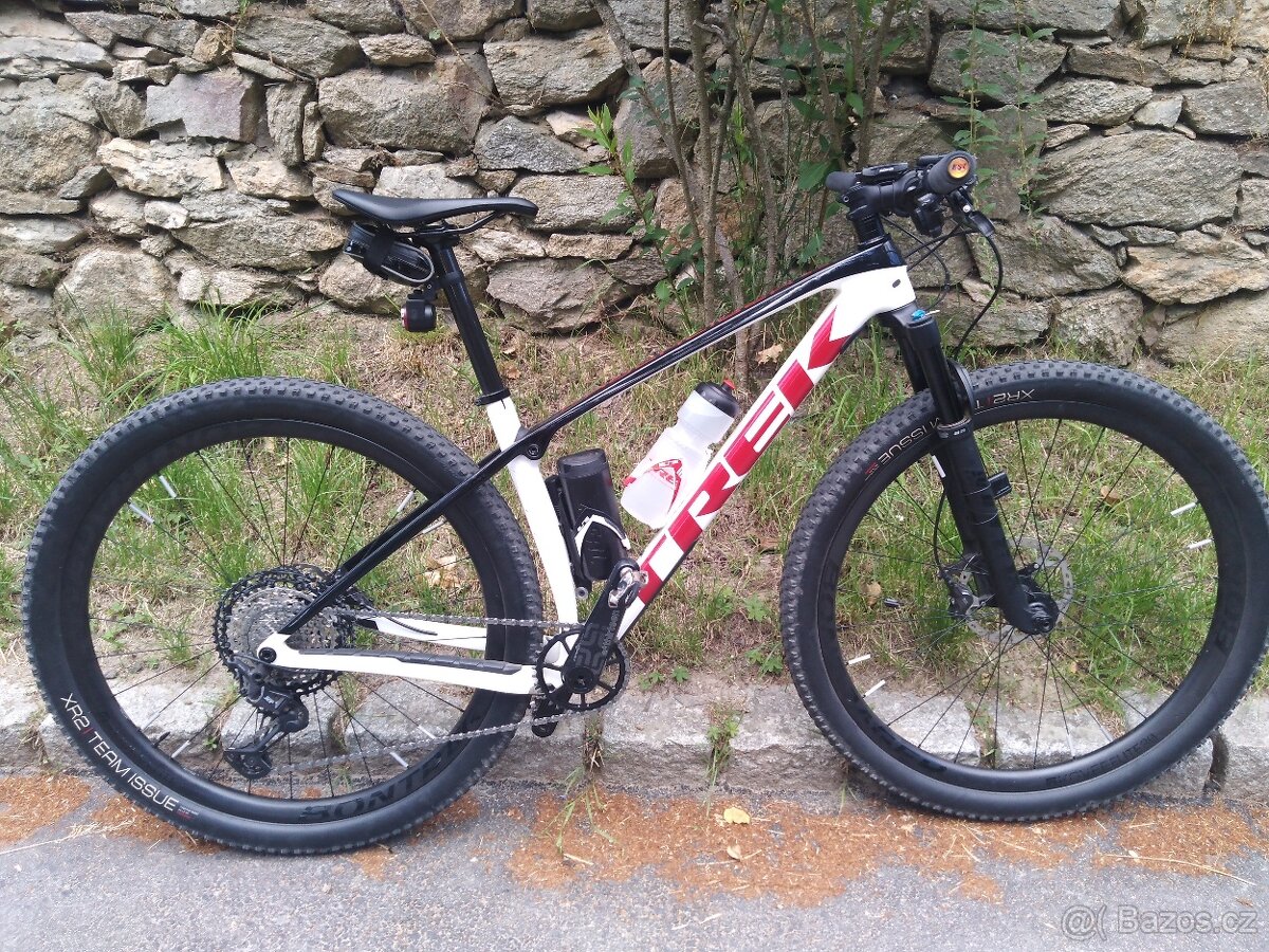 Trek procaliber 9.8. - karbonová kola