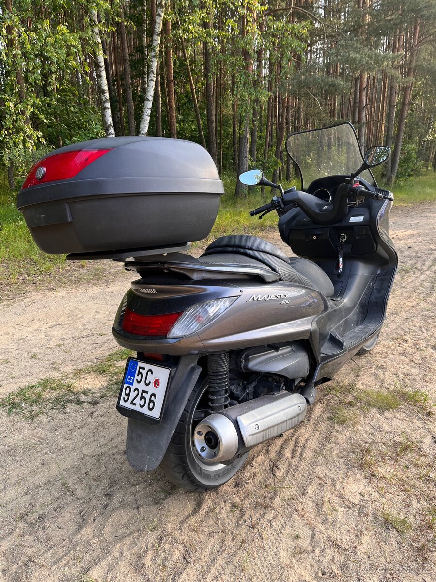 Skútr Yamaha Majesty 400 STK 2028