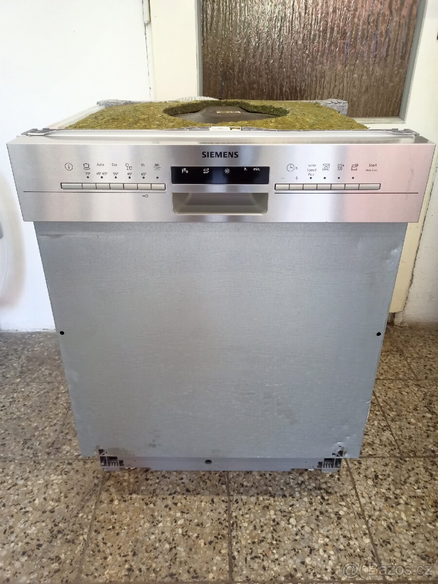 Myčka nádobí Siemens vestavná (01)