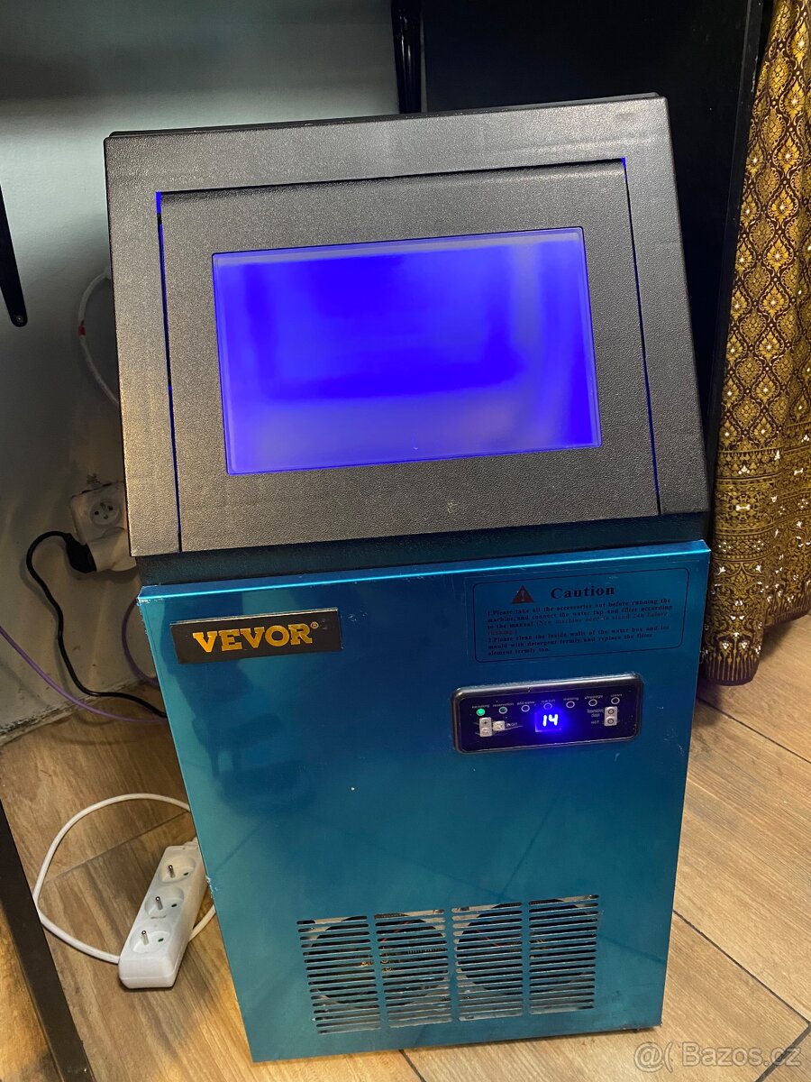 Výrobník ledu VEVOR 68KG