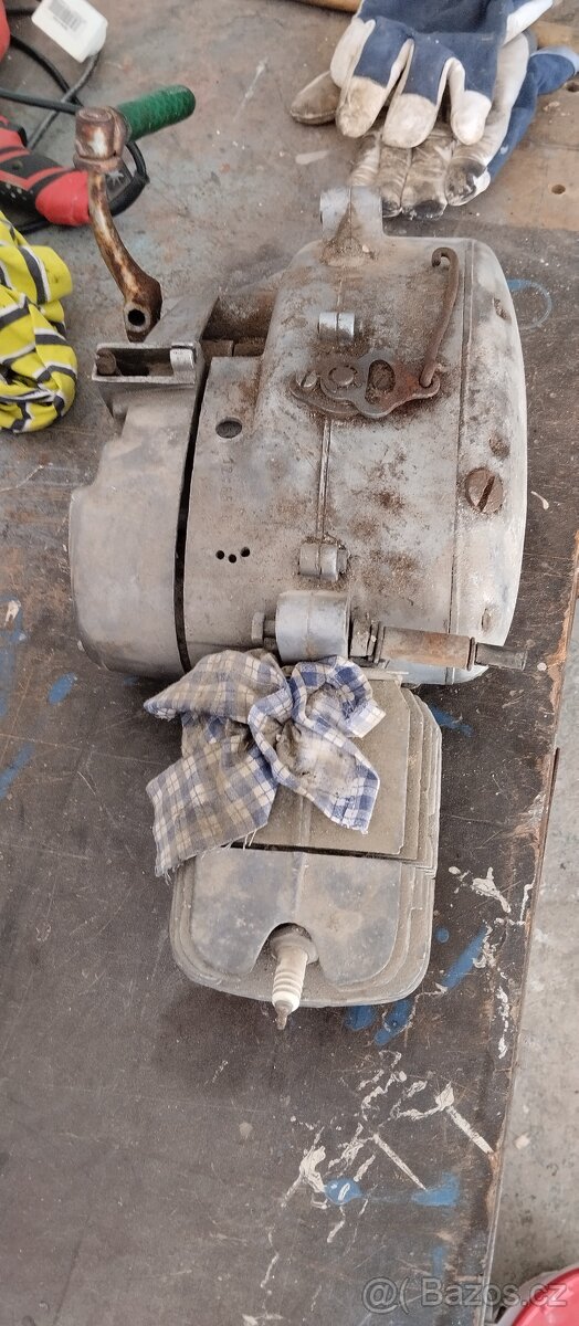 Motor Jawa 50
