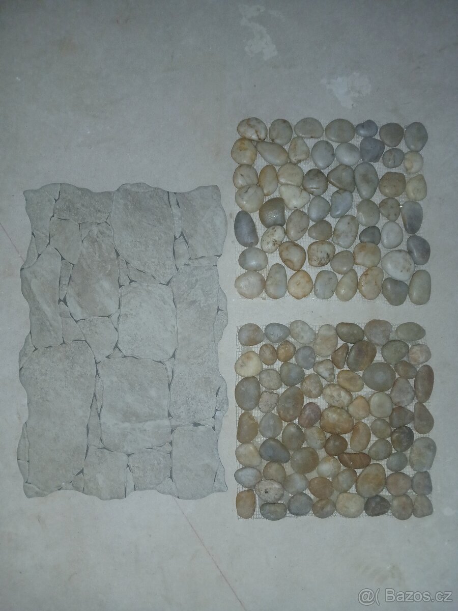 Vzorky kusy obkladů, kamenné, mozaiky oblázky