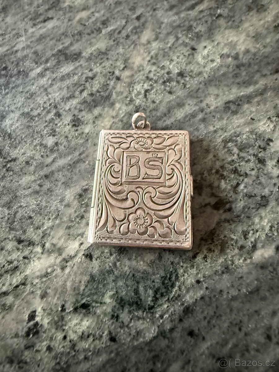 Starožitná stříbrná knížečka na foto. Č1.