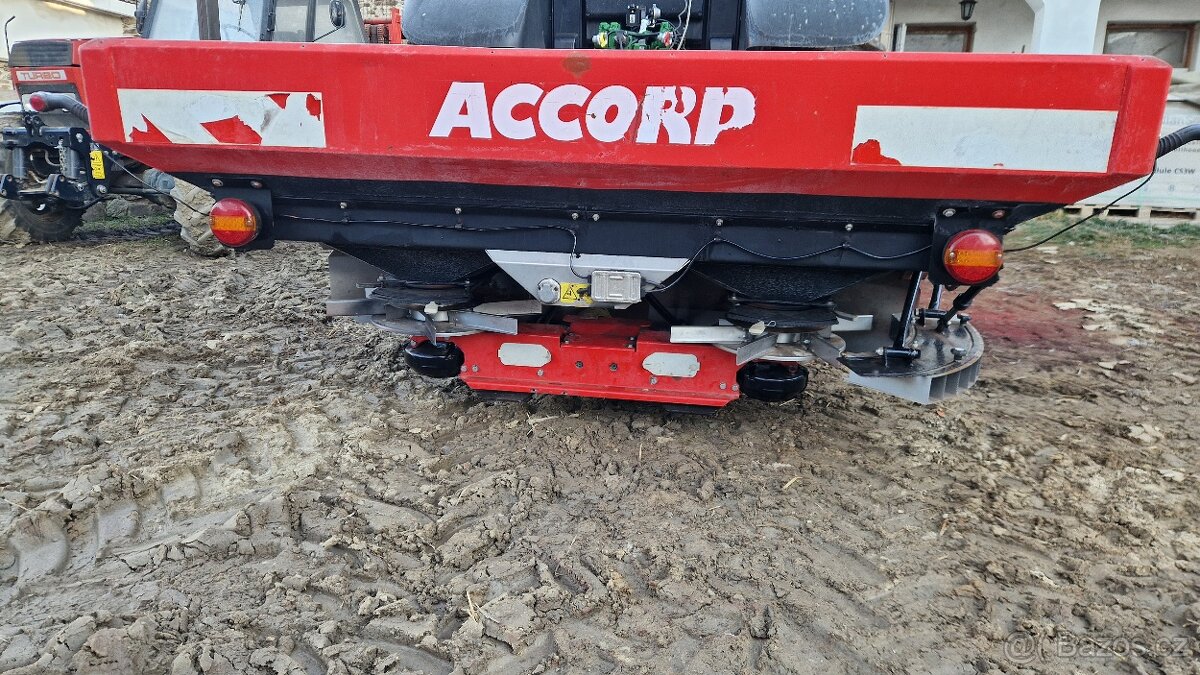 Prodám rozmetadlo průmyslových hnojiv Kverneland Execta-TL