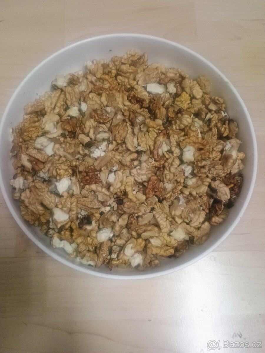 Vlašské loupané ořechy