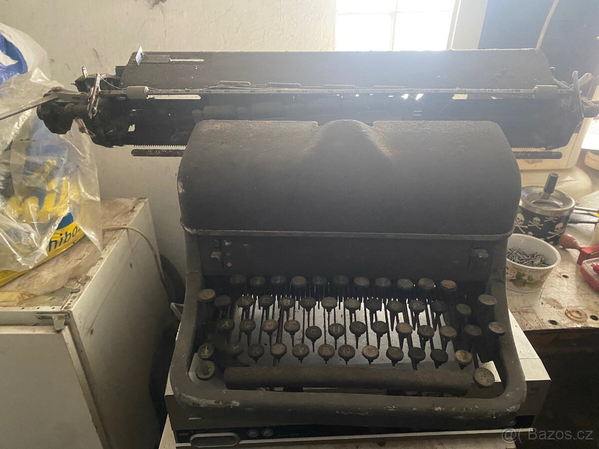 Psací stroj