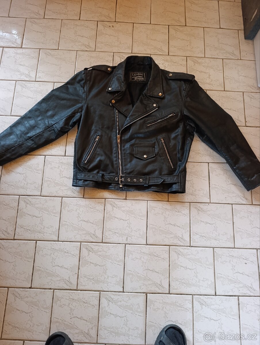 KOŽENÁ BUNDA NA MOTORKU.