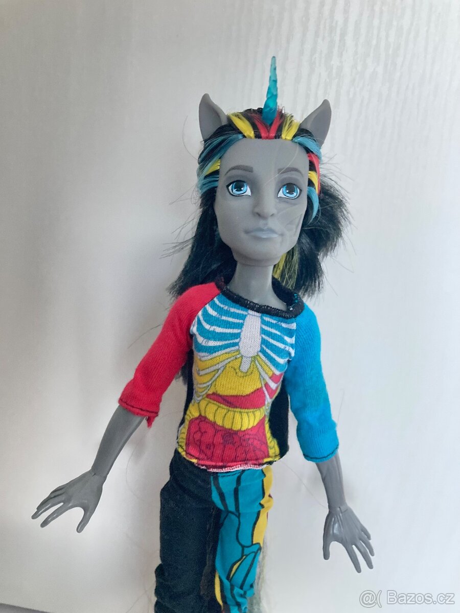 Monster high kluk Neightan Rot