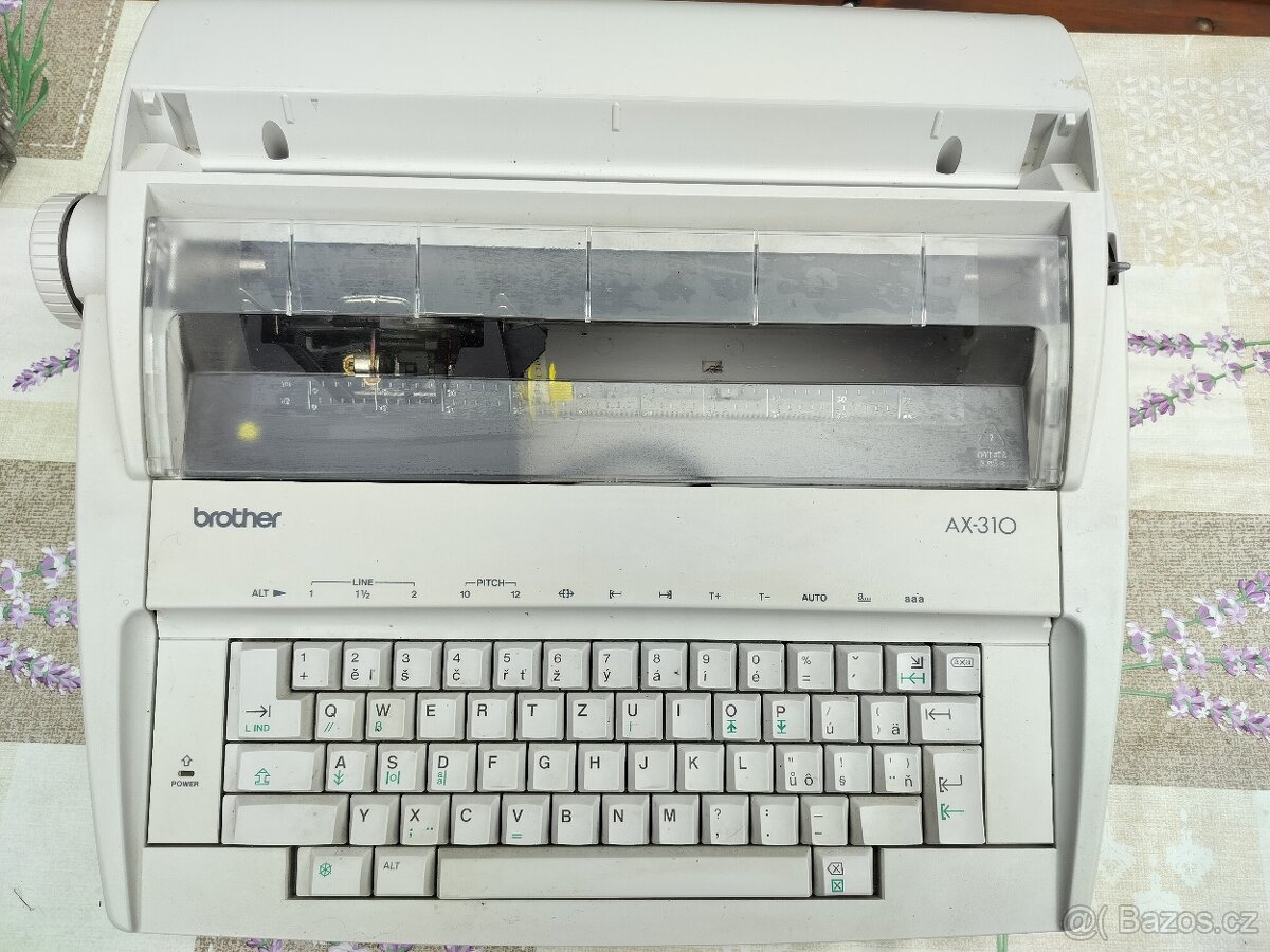 Psací stroj Brother AX-300