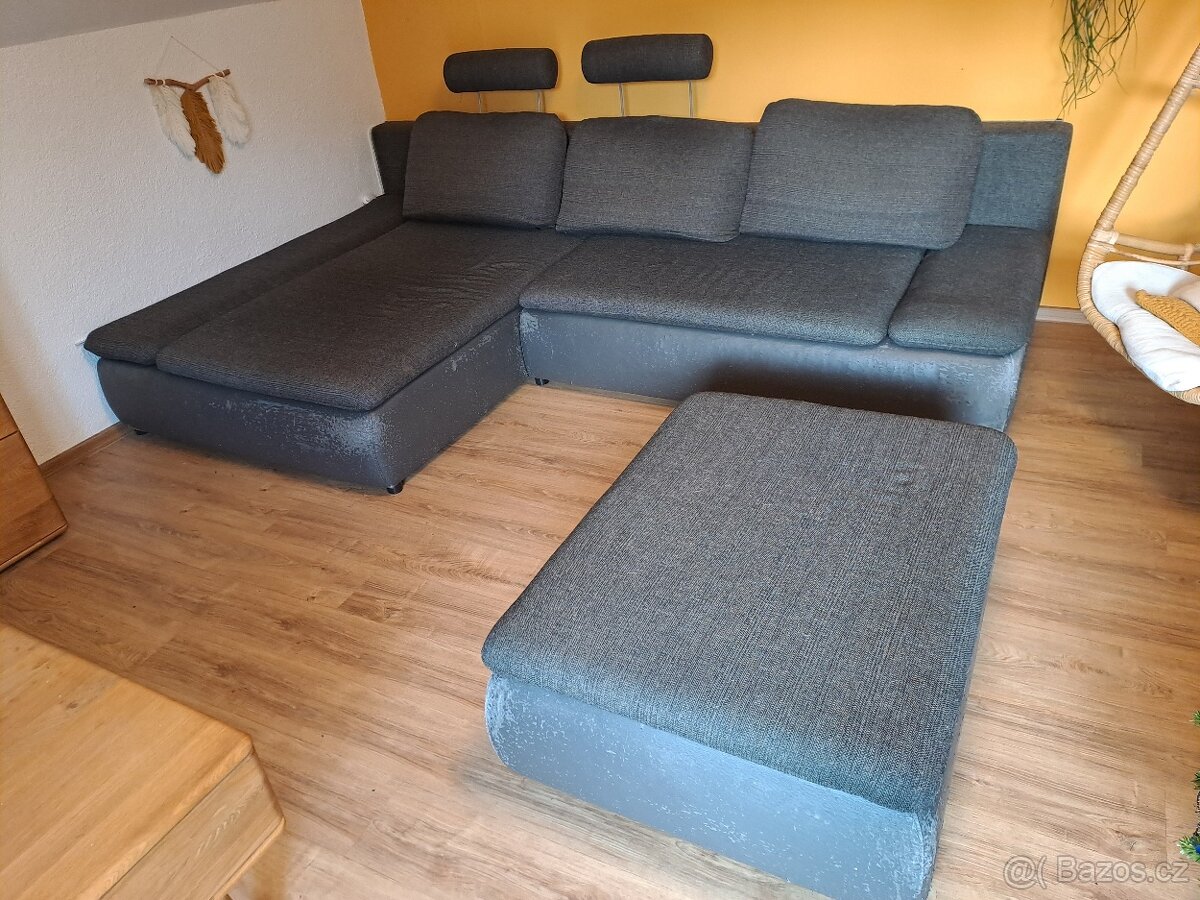 Rohový gauč s taburetem - rezervováno