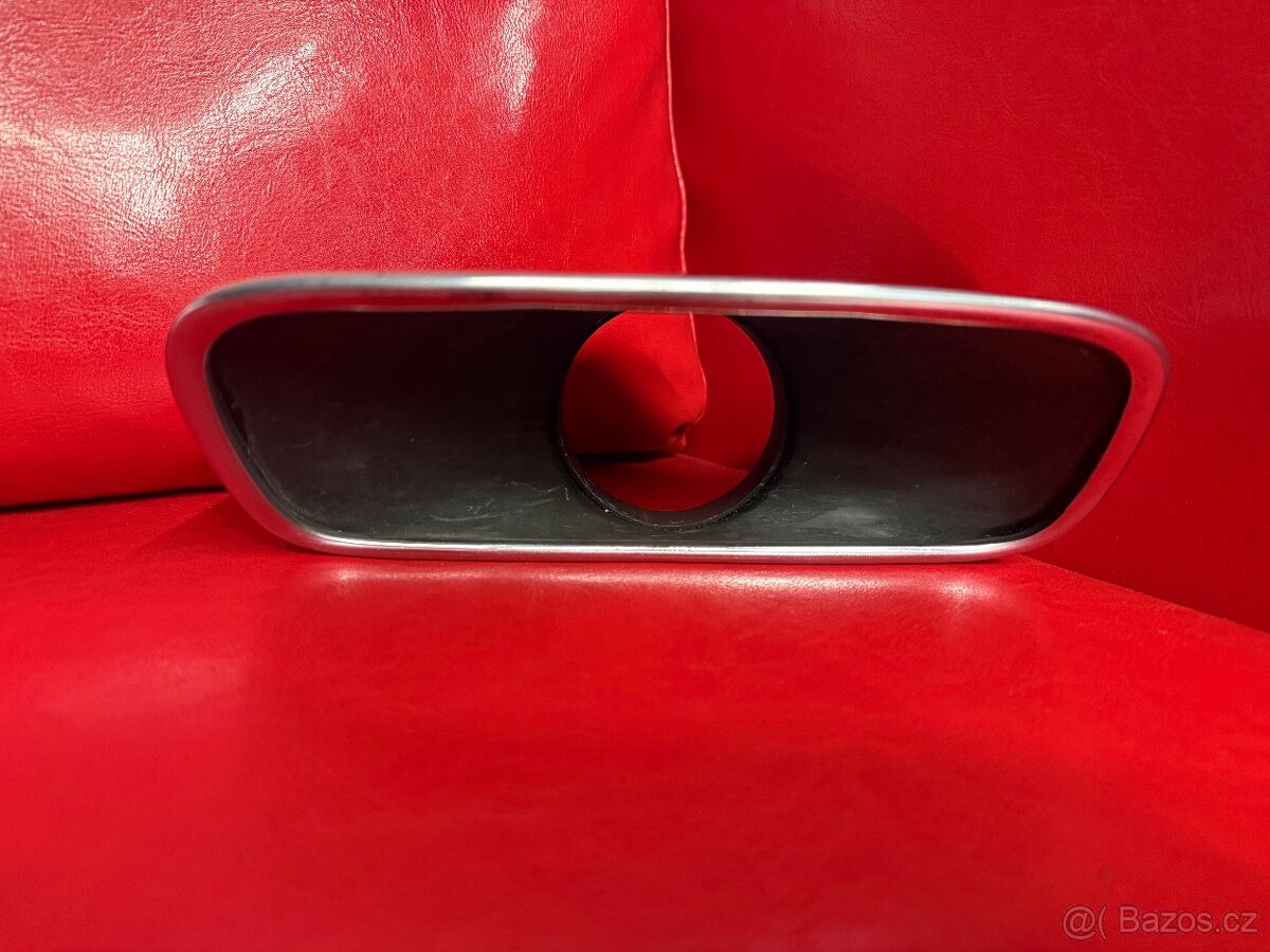 koncovka výfuku pravá Dodge Challenger 2015-