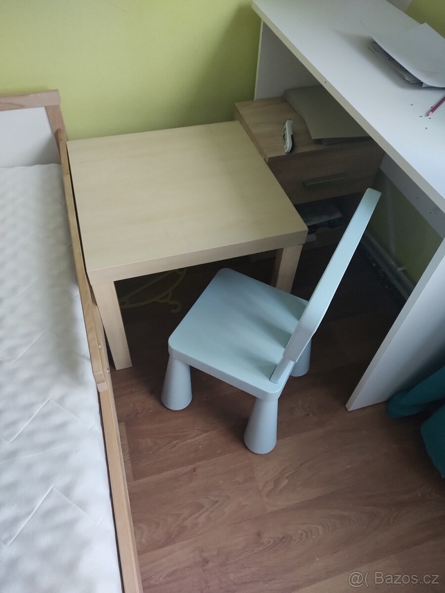Stolek +2 židle