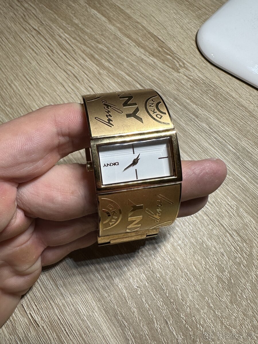 Unikátní dámské hodinky DKNY NY 8494 PC 5000Kč