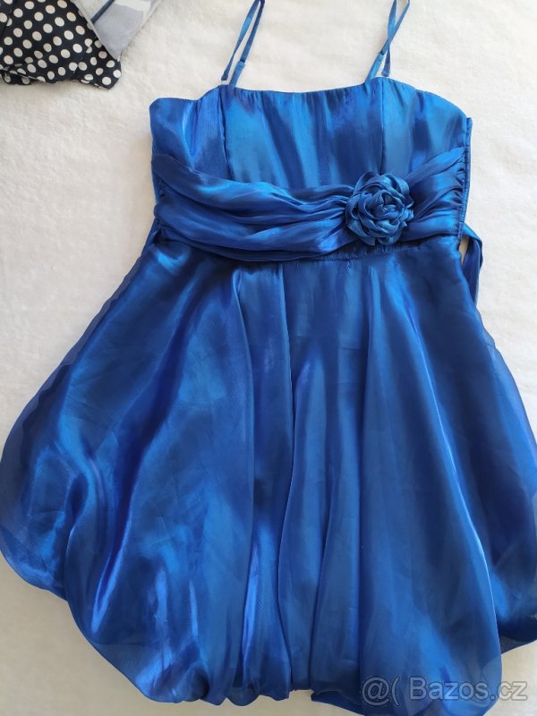 Modré společenské šaty