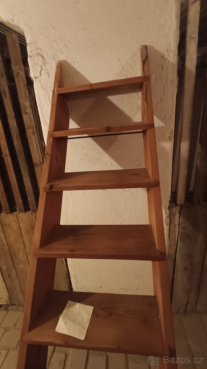 Prodám dřevěné schody do interiéru + trámky 10x10