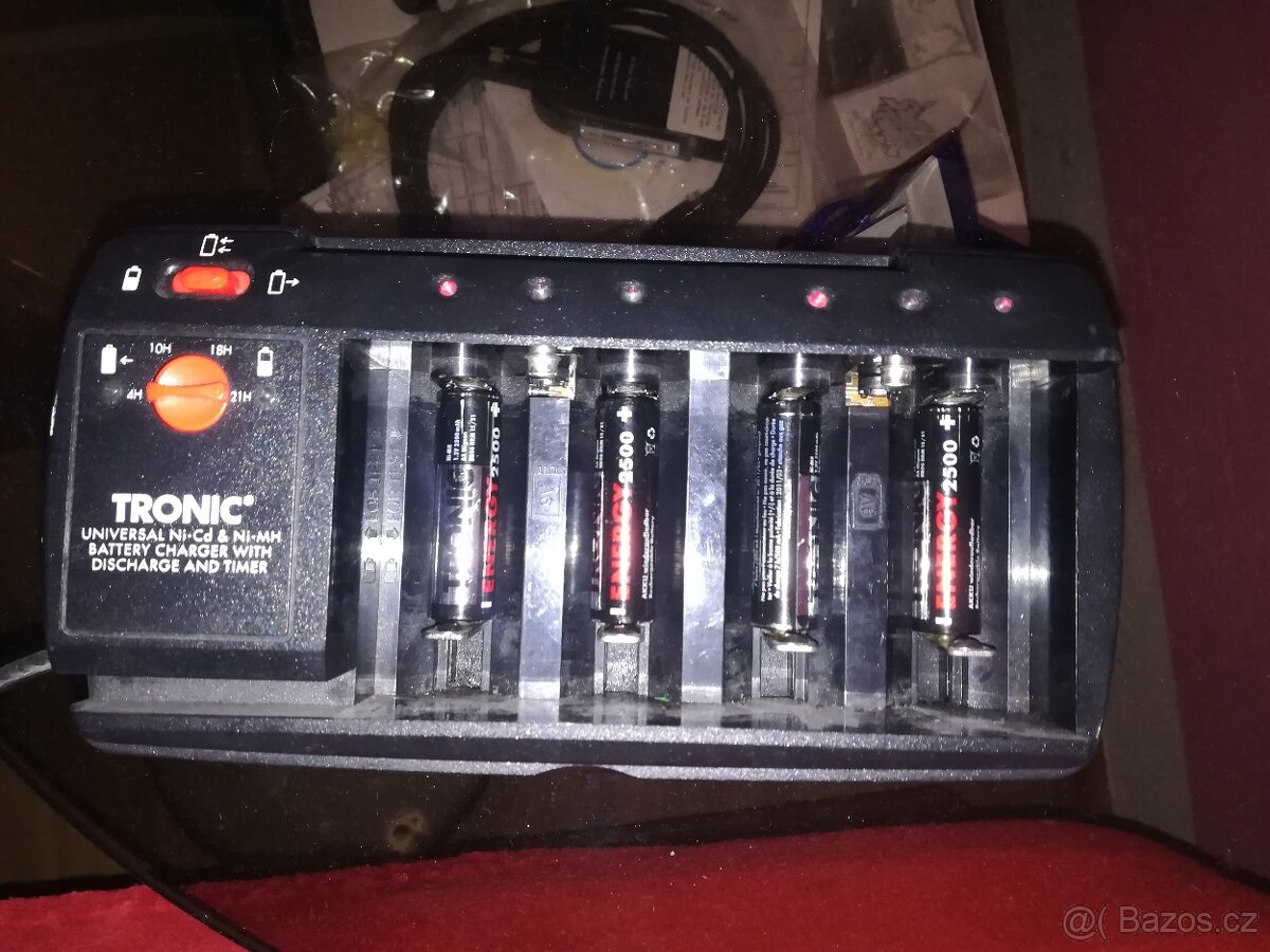 Nabíječka tužkových nabíjecích baterii