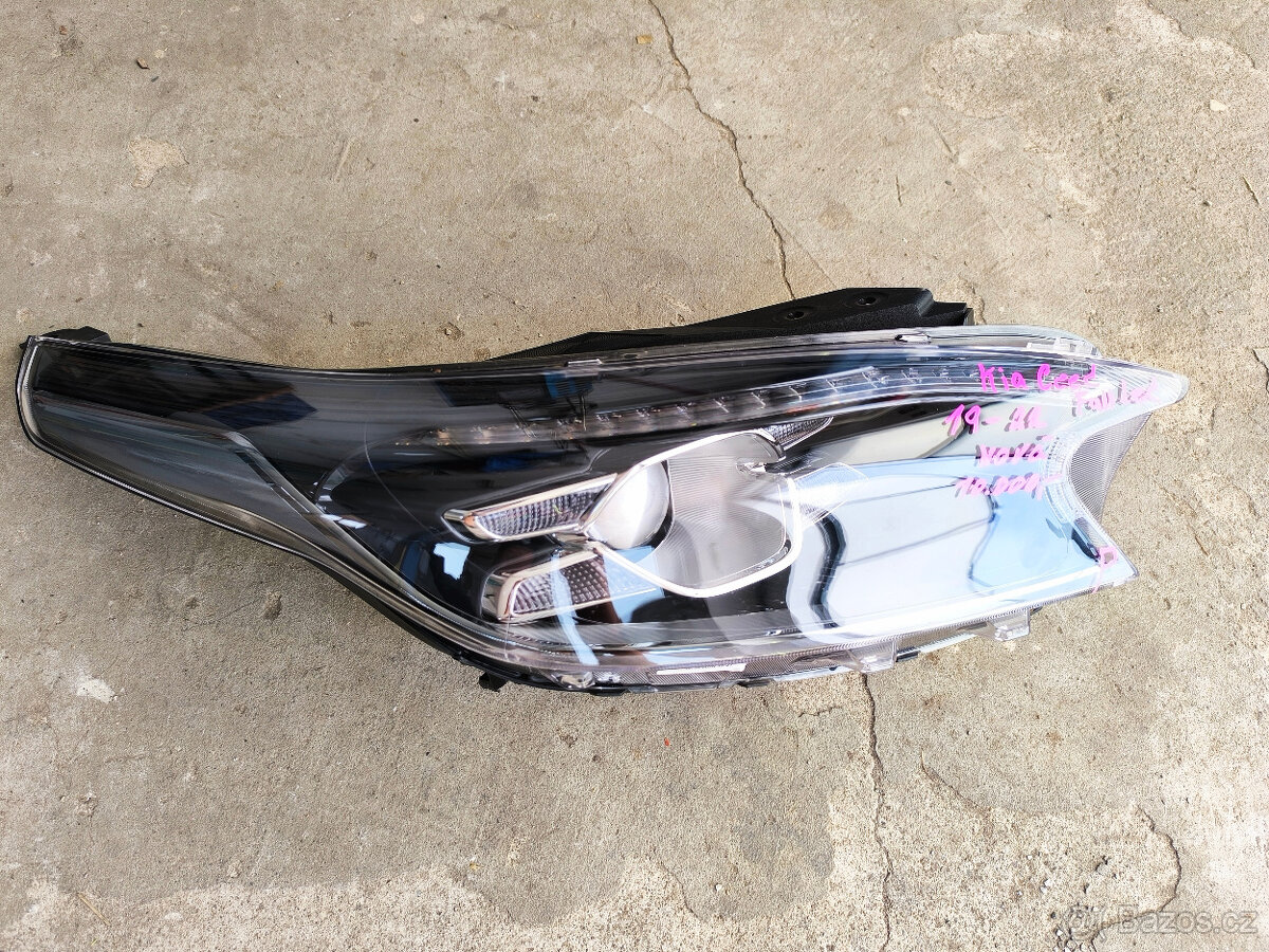 Kia Ceet rv 19-22, pravé nové Full Led světlo.