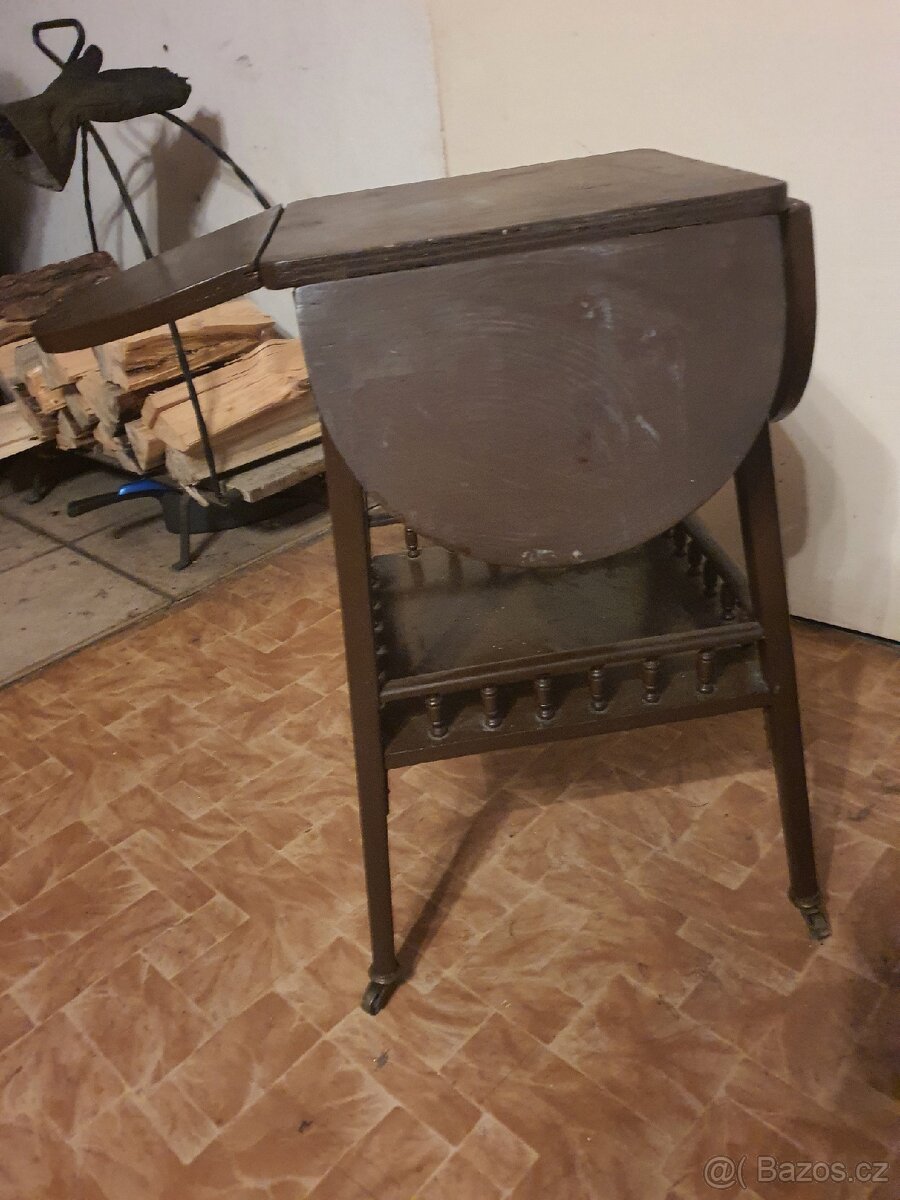 Starožitný stolek